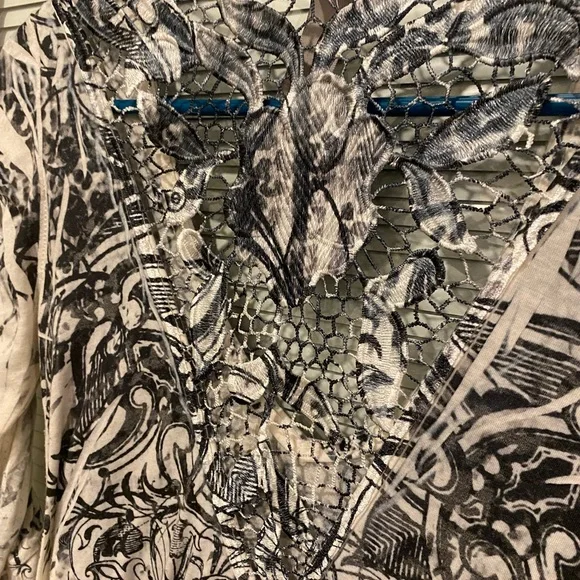 Embellished top with embroider and gem detail - Picture 6 of 6